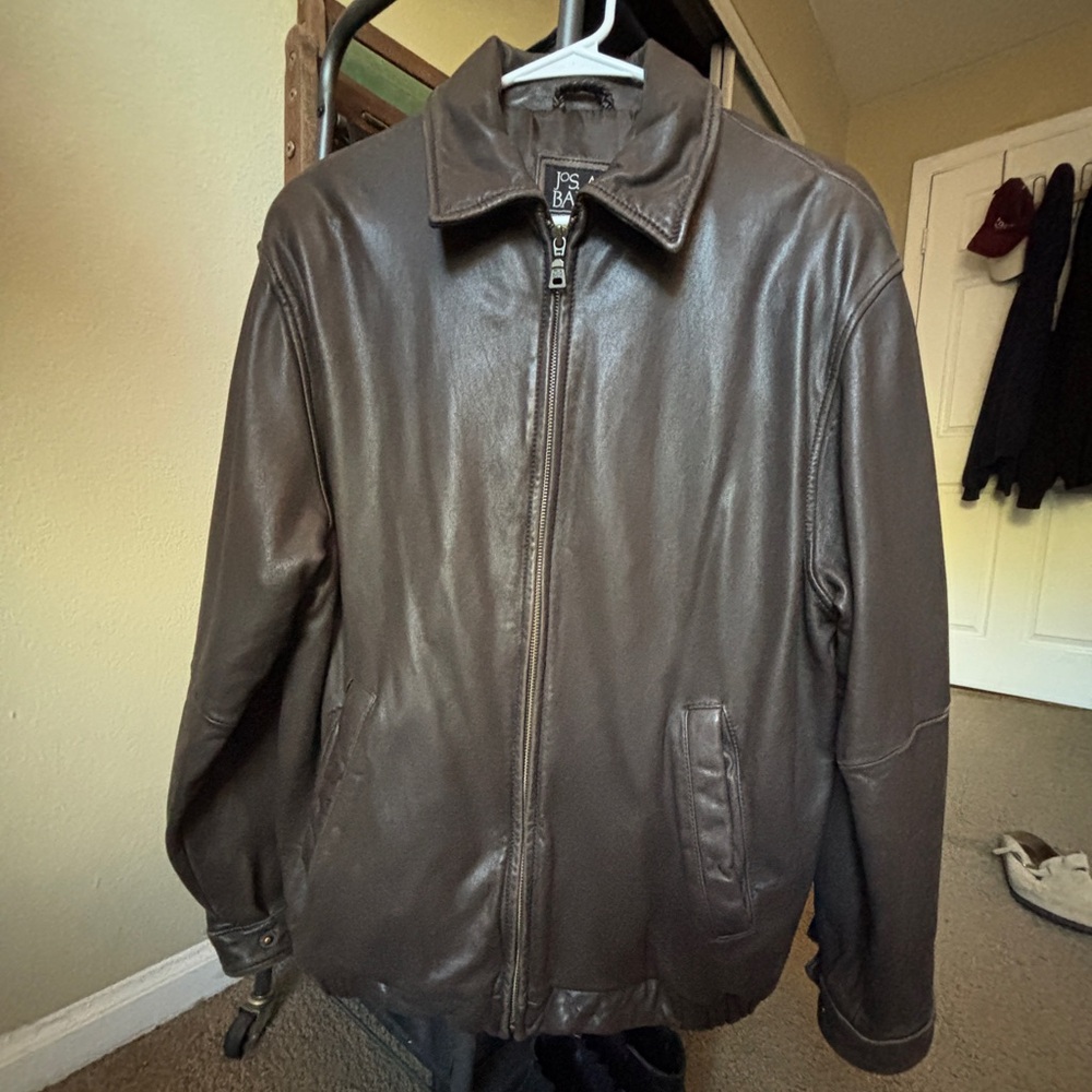Medium Jos A Banks Leather Jacket (broken button on right sleeve)